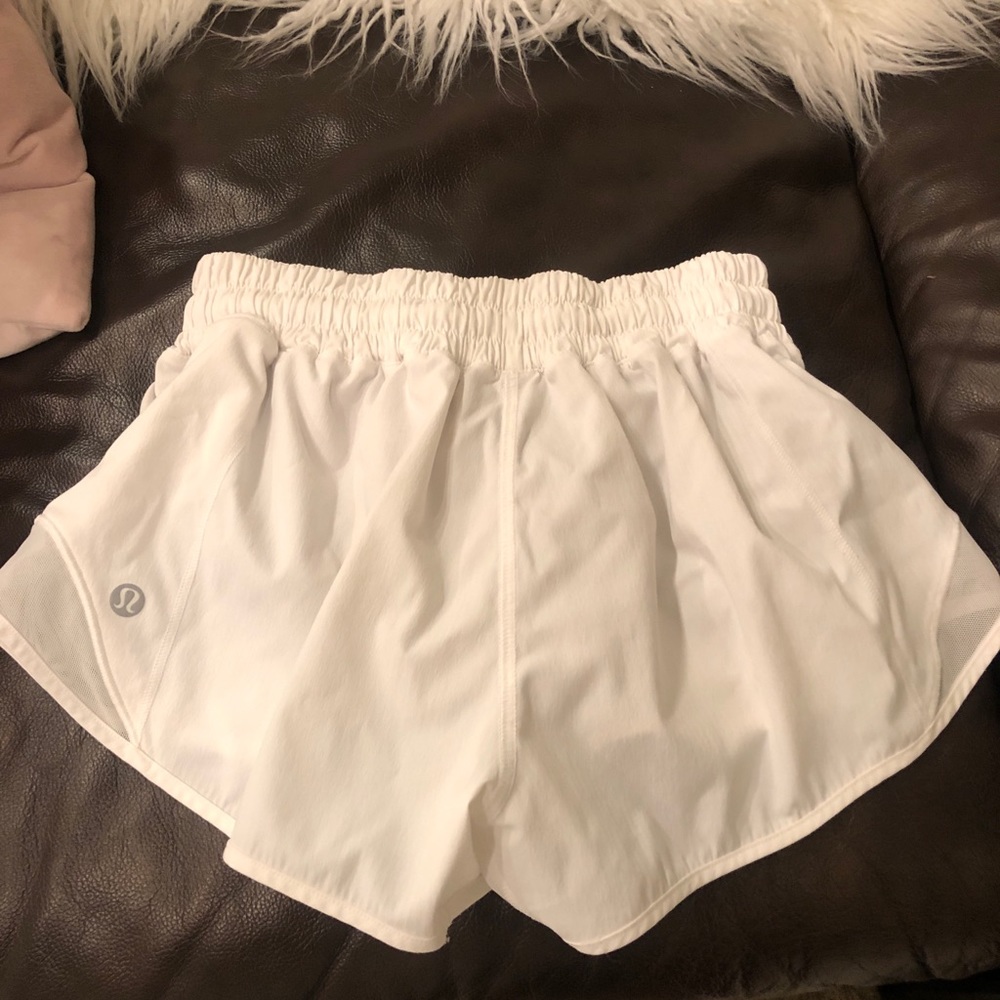 Lululemon hotty hot short 2.5 size 2